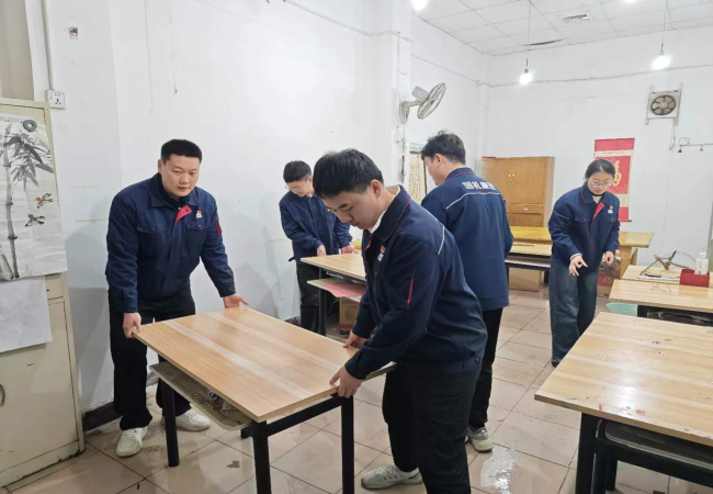 傳承雷鋒精神，勇于奉獻擔當